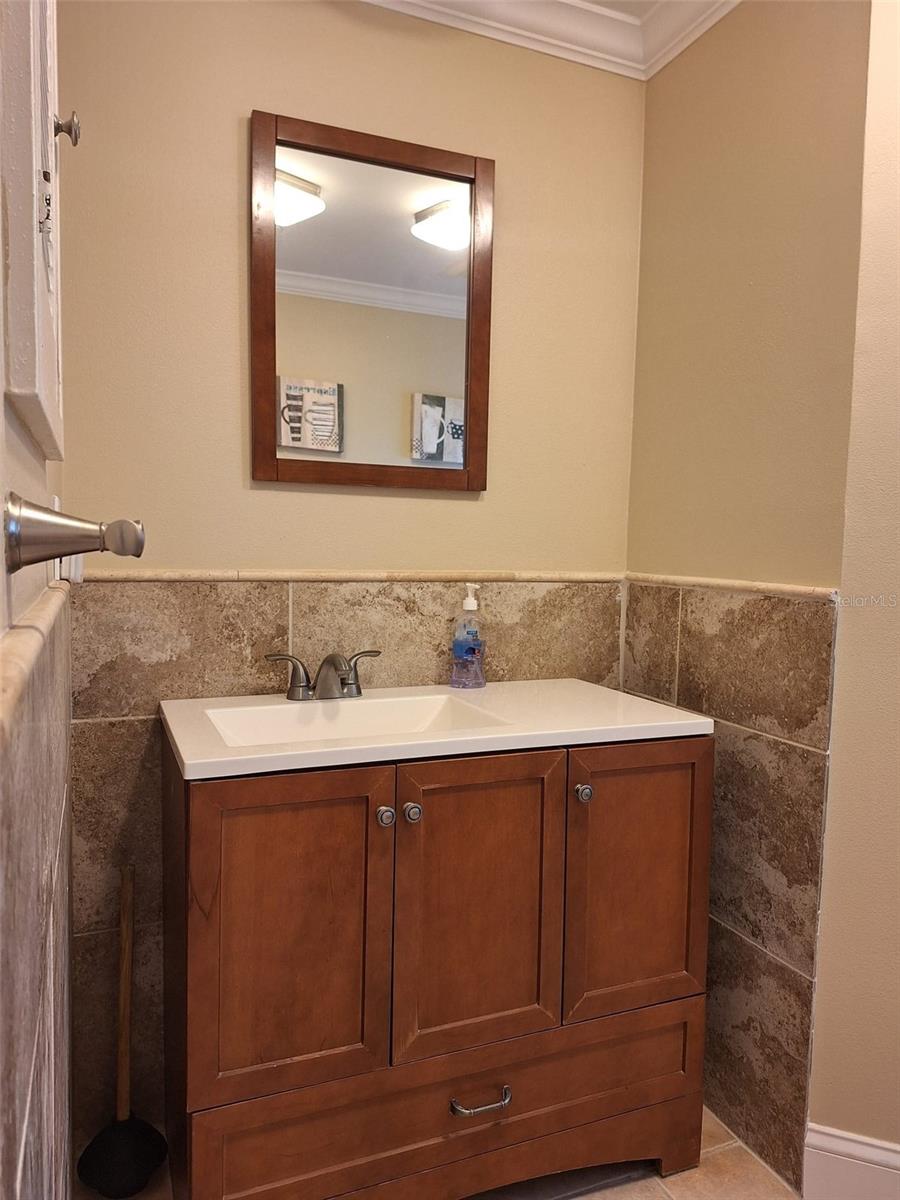 SOUTH VENICE - Residential Lease