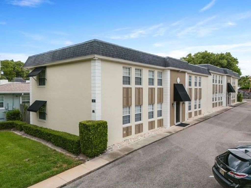 Photo of 317 E Amelia Street #4, Orlando, FL 32801 (MLS # O6345761)