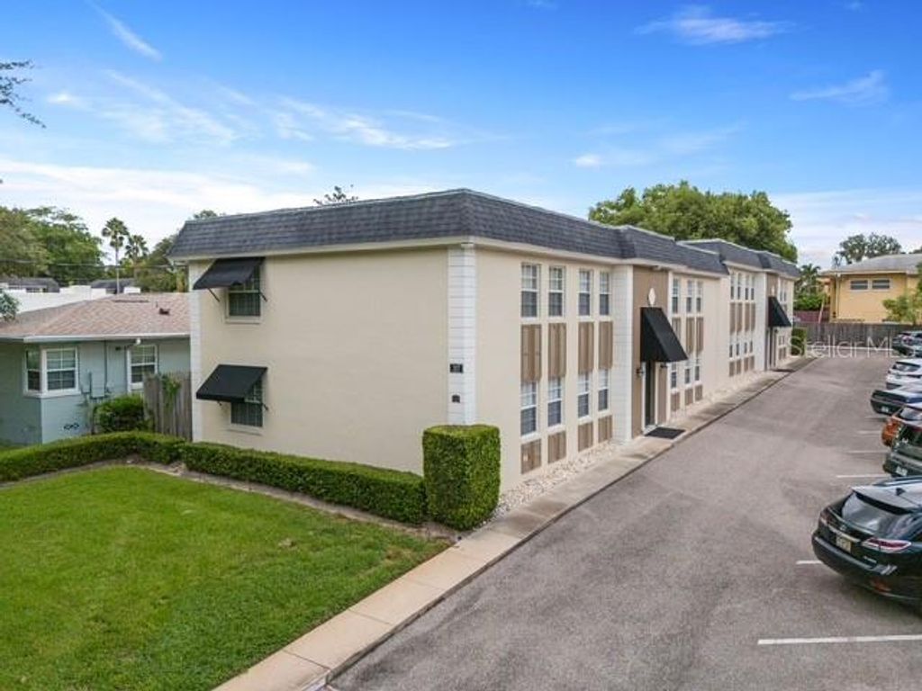 Photo of 317 E Amelia Street #4, Orlando, FL 32801 (MLS # O6345761)