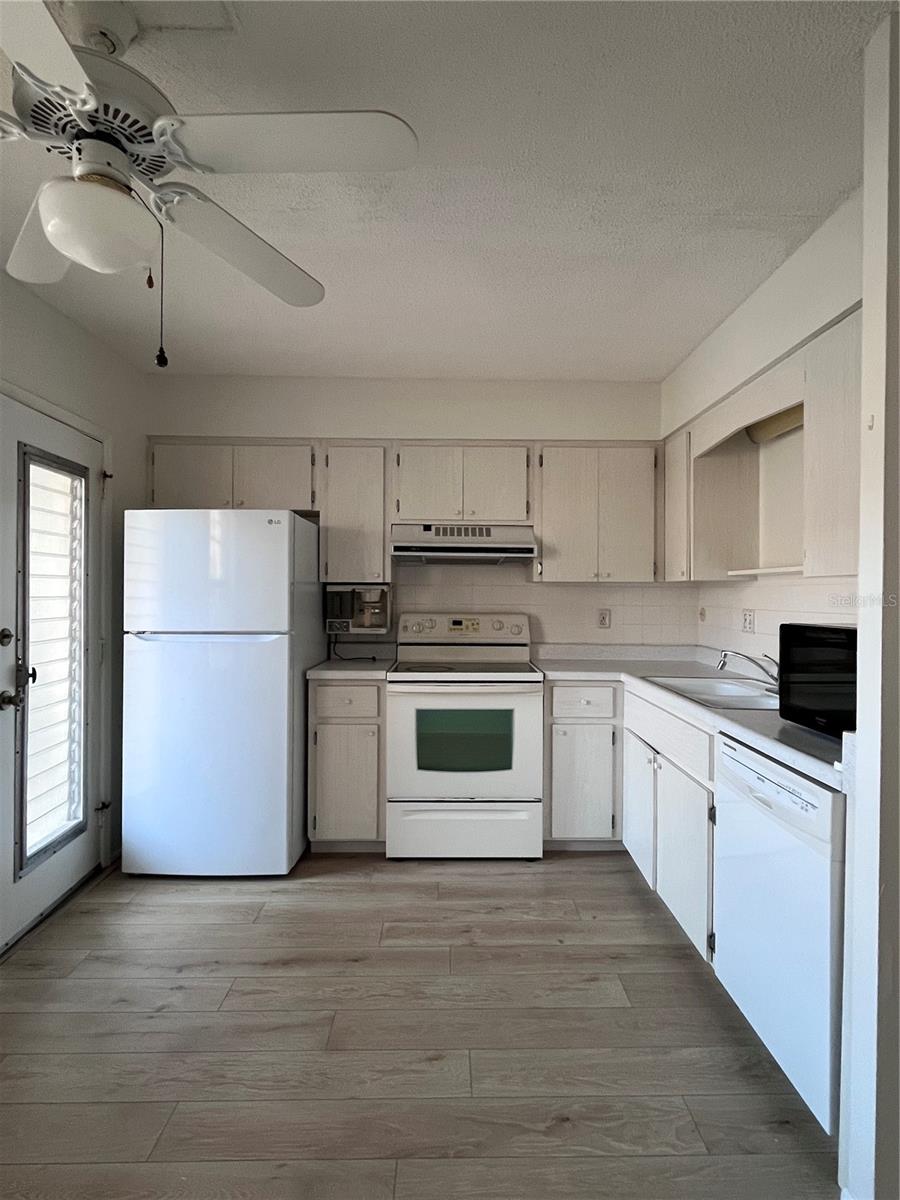 Search Properties for Sale 3 509 W VENICE AVENUE 102