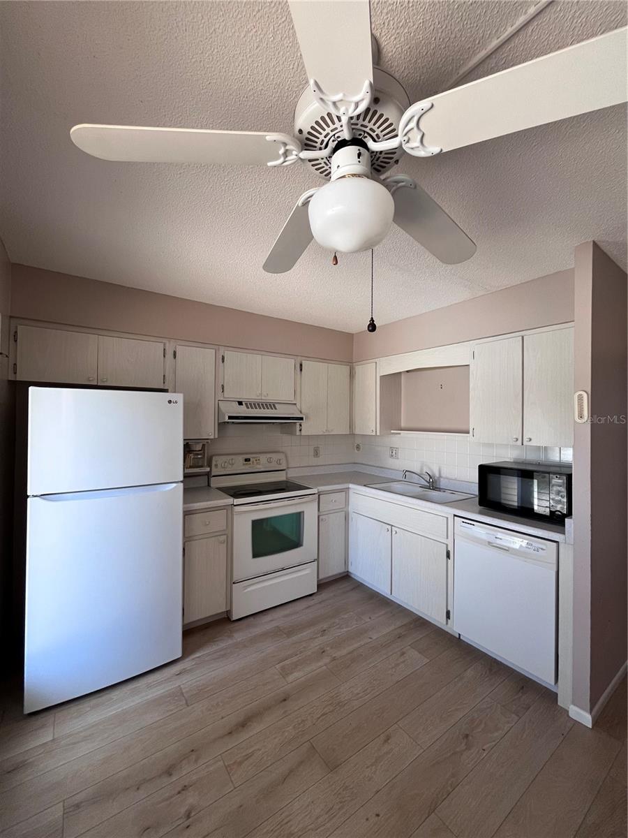 Search Properties for Sale 2 509 W VENICE AVENUE 102