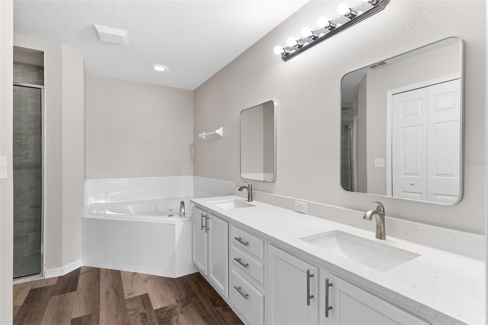 HATCHWOOD ESTATES - Residential