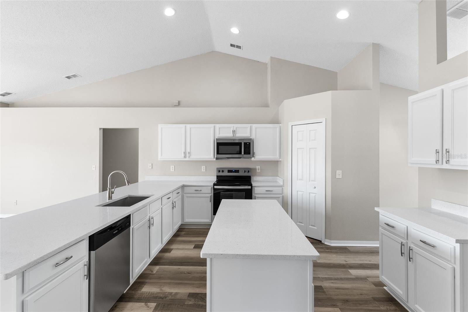 HATCHWOOD ESTATES - Residential