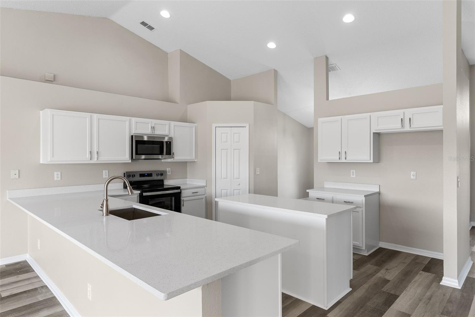 HATCHWOOD ESTATES - Residential