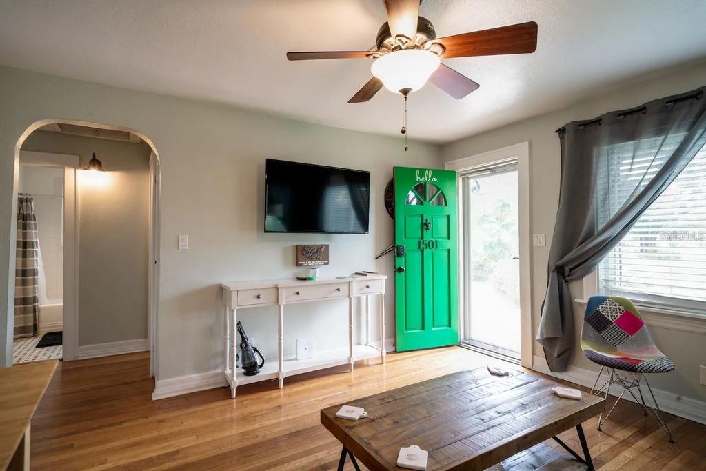 Photo of 1501 29th Avenue N, St Petersburg, FL 33704 (MLS # TB8495029)