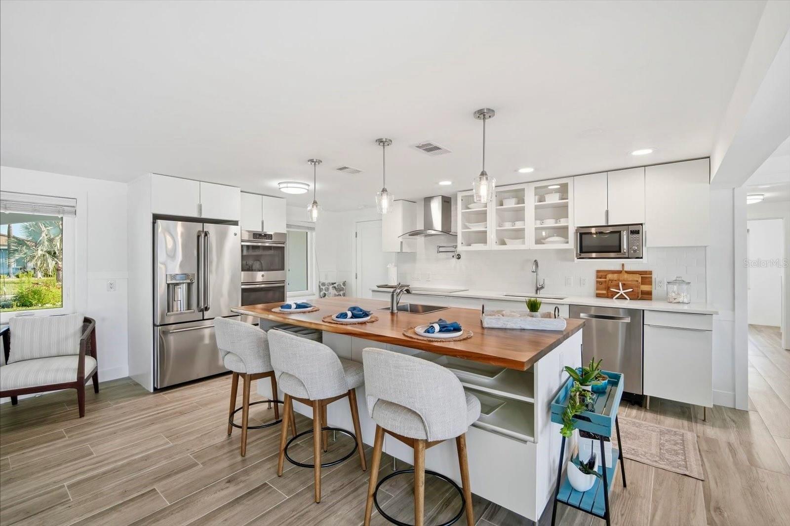 KEY ROYALE 9TH ADD - Residential