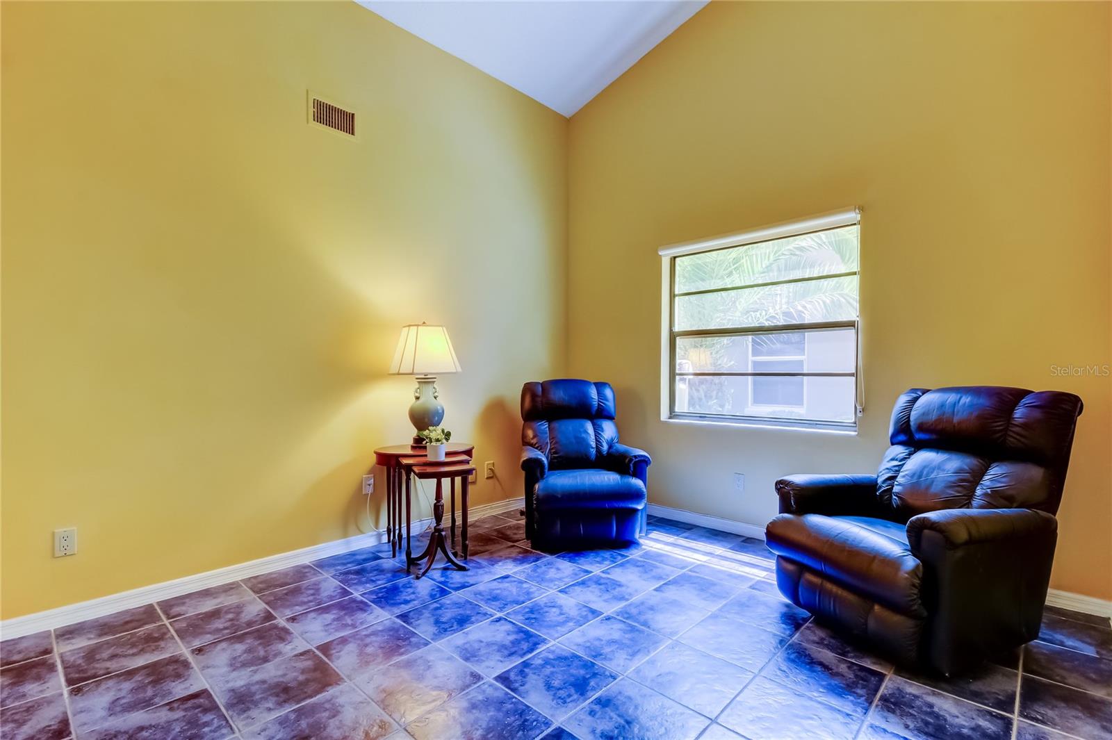 HUNTINGTON TRAILS PH 1 - Residential