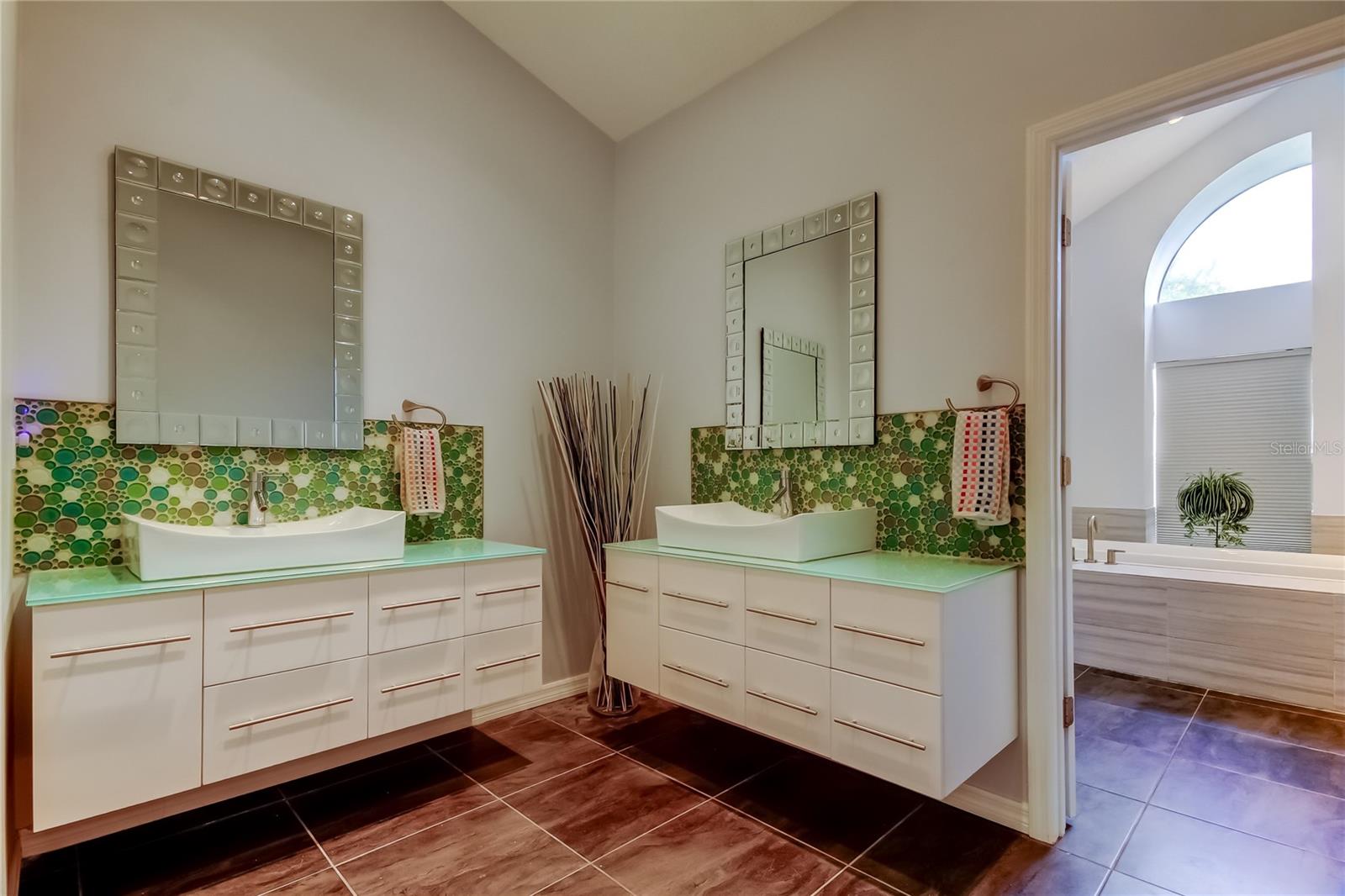 HUNTINGTON TRAILS PH 1 - Residential