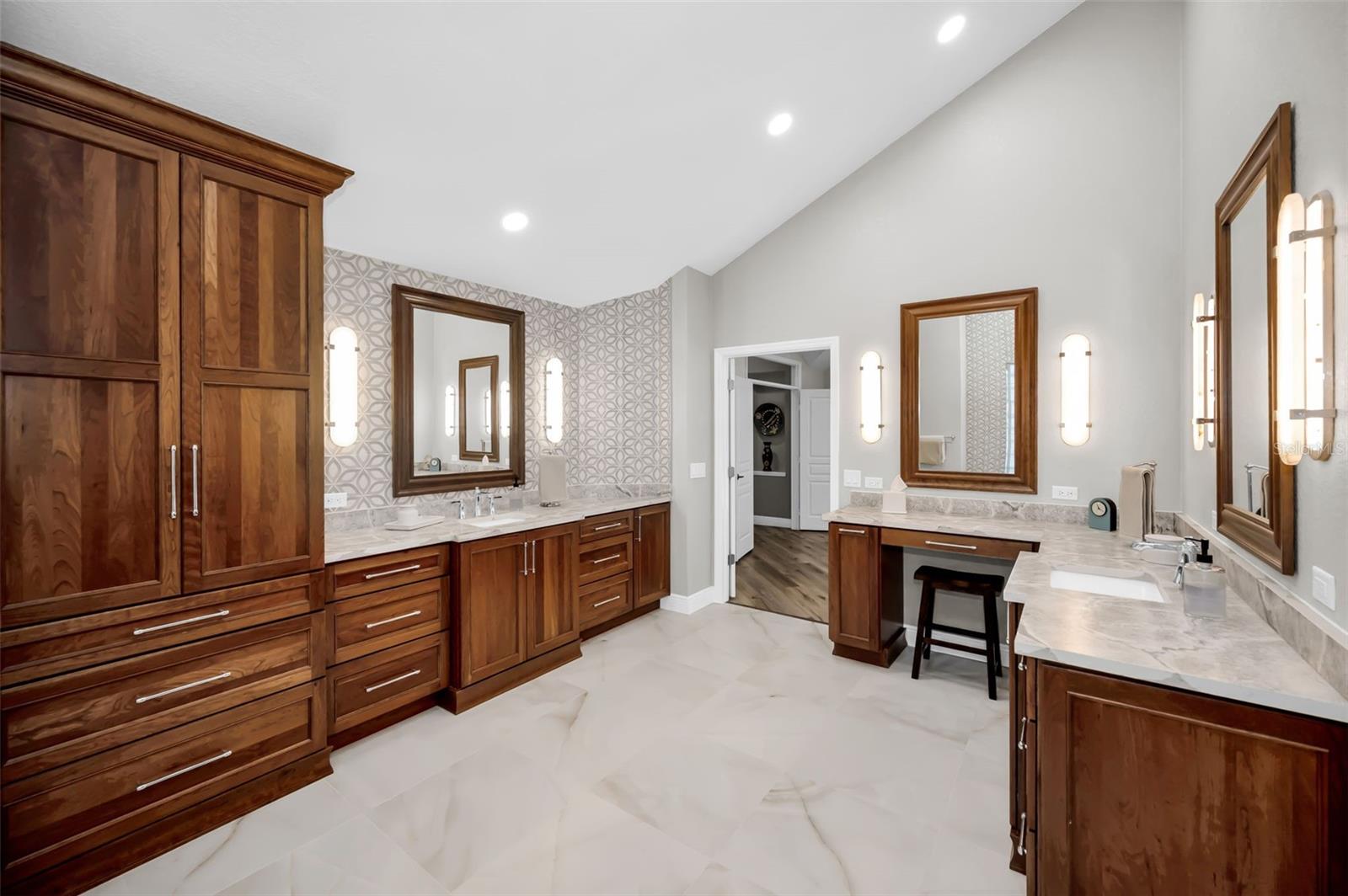 ABERDEEN UNIT ONE - Residential