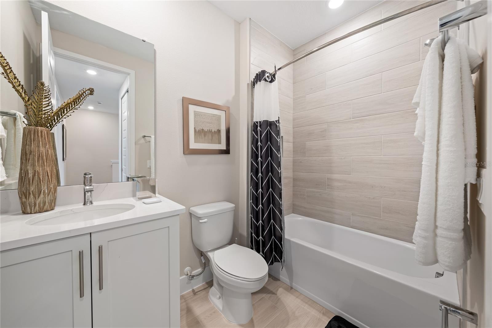 SPECTRUM AT REUNION PH 2 - Residential Lease