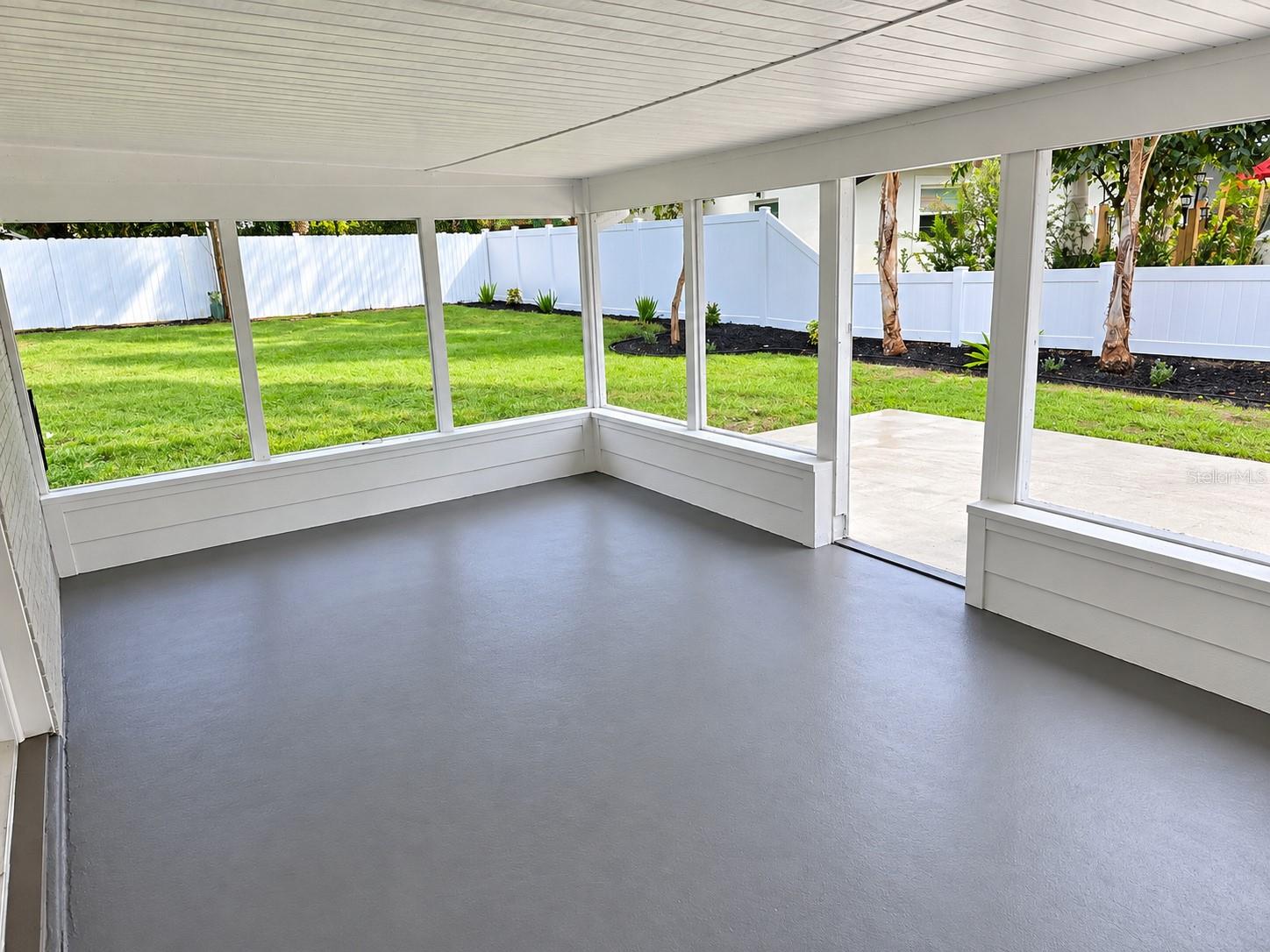 24 W GARDEN AVENUE
