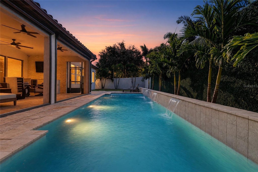 Photo of 8037 Ludington Circle, Orlando, FL 32836 (MLS # O6446386)