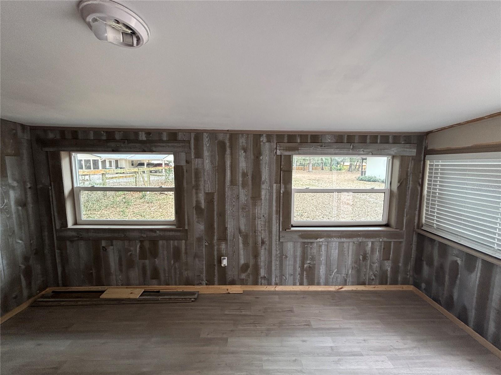 MEADOWBROOK RANCHES - Residential