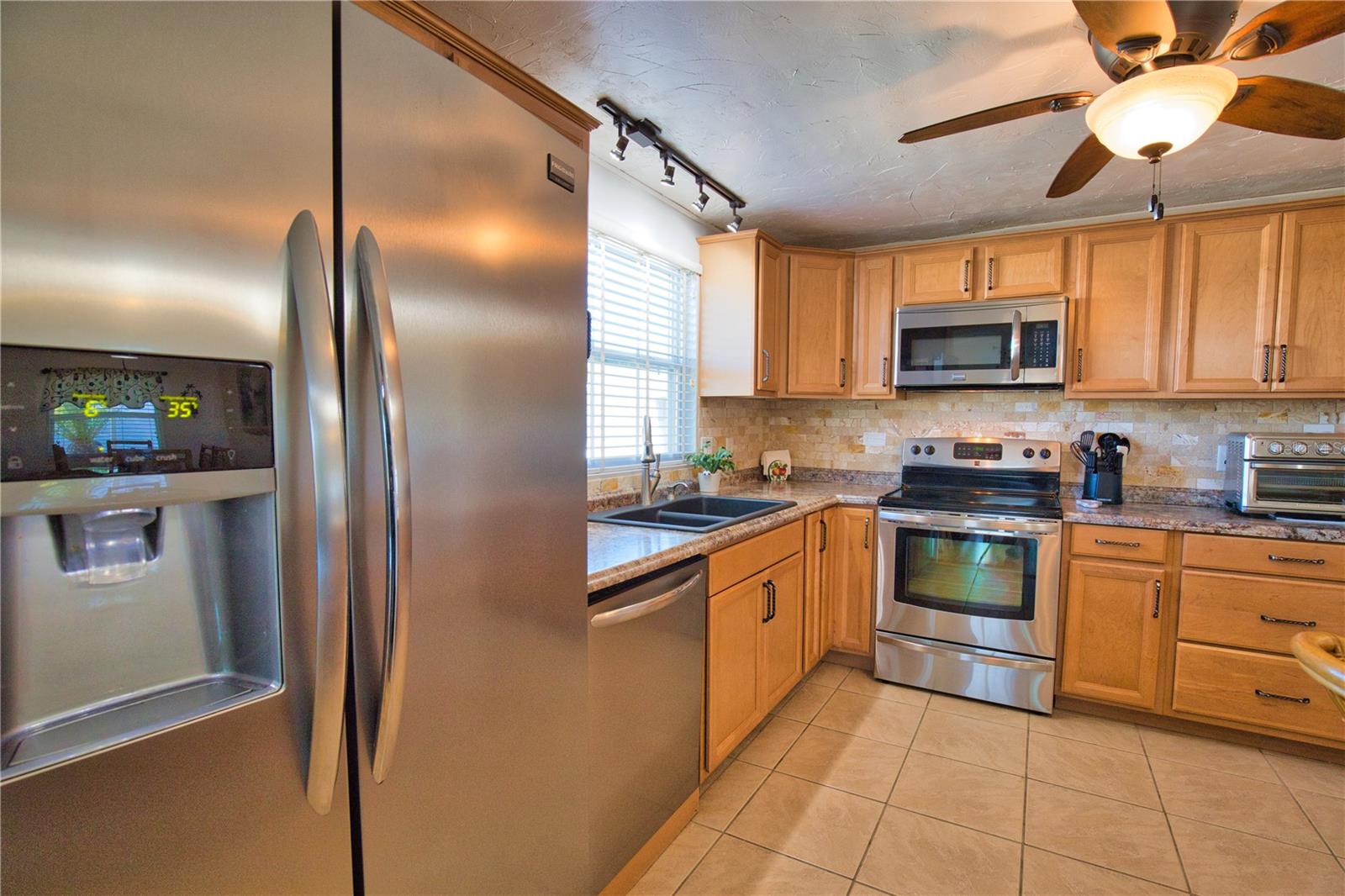 LA CASA MHP CO-OP - Residential