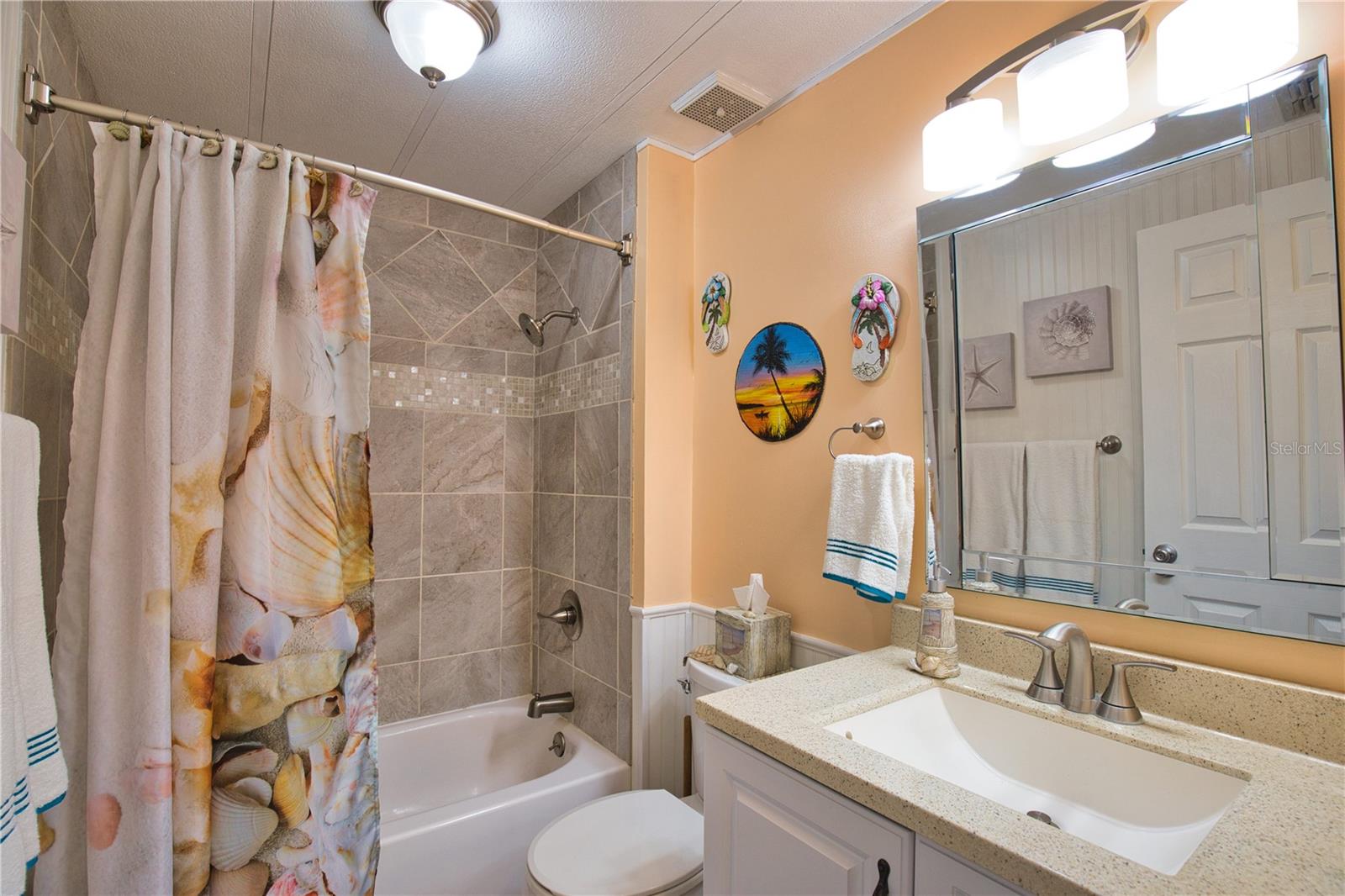 LA CASA MHP CO-OP - Residential