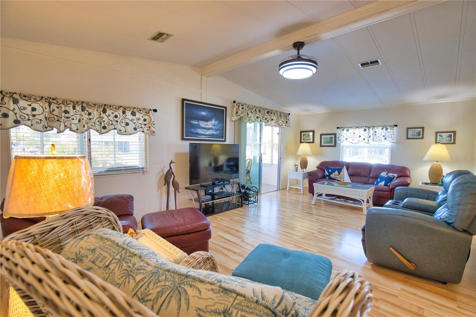 LA CASA MHP CO-OP - Residential