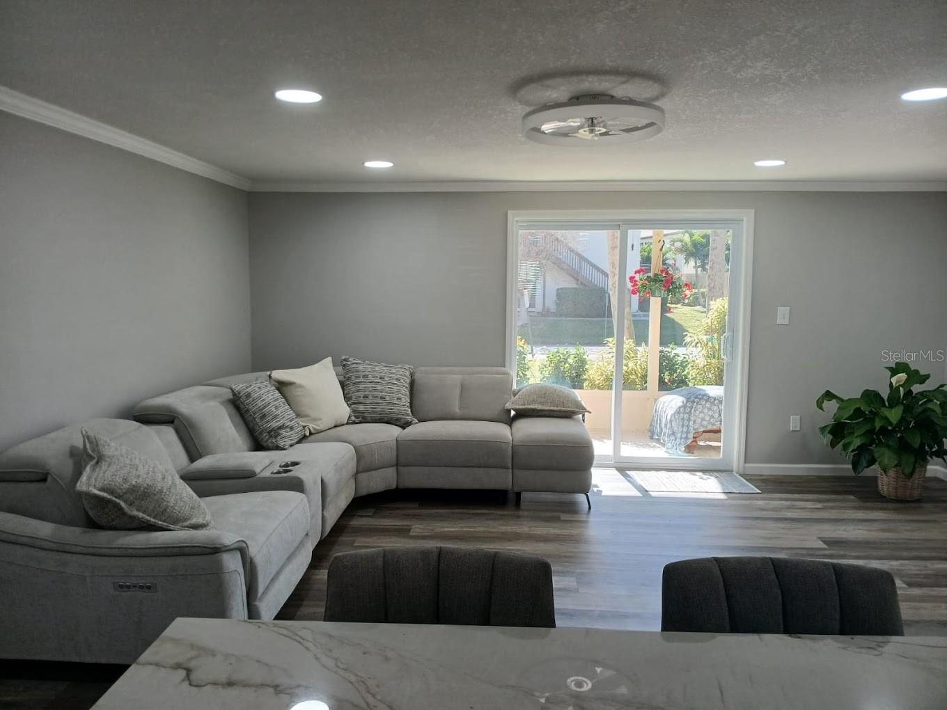 SABAL PALM GARDENS PH I - Residential