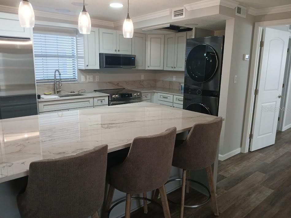 2727 75TH STREET W 9A7