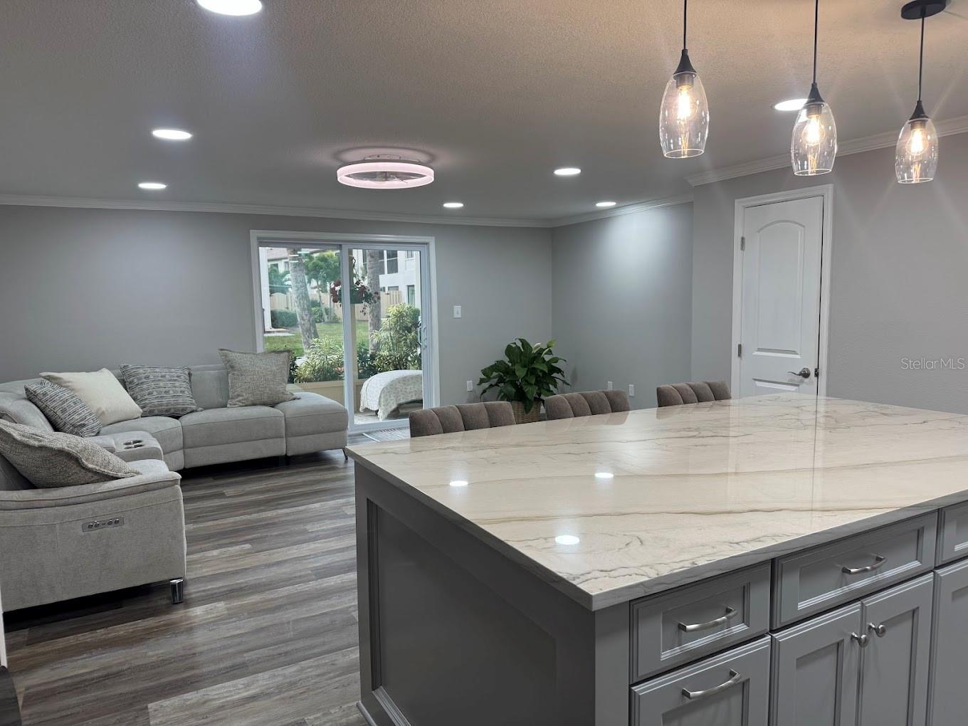 SABAL PALM GARDENS PH I - Residential