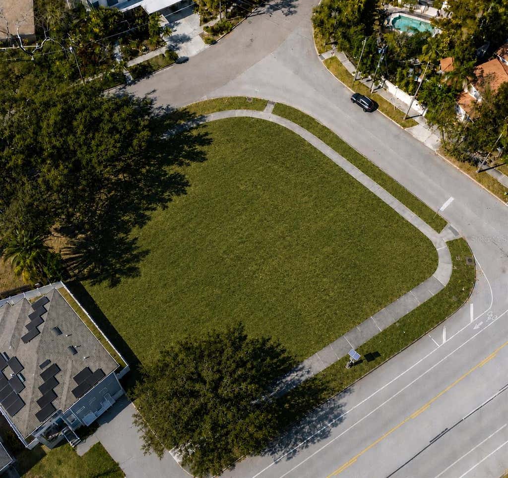Photo of 116 W Davis Boulevard, Tampa, FL 33606 (MLS # TB8476989)