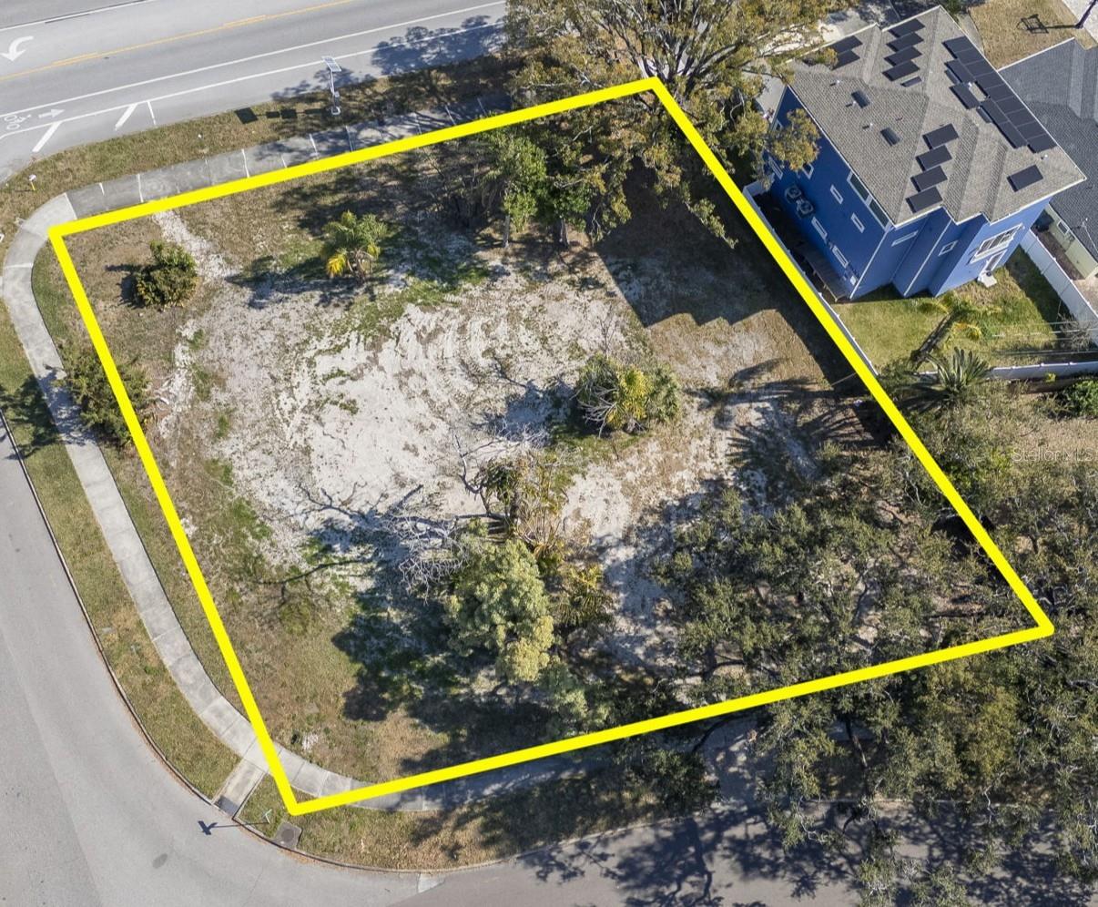 116 W DAVIS BOULEVARD