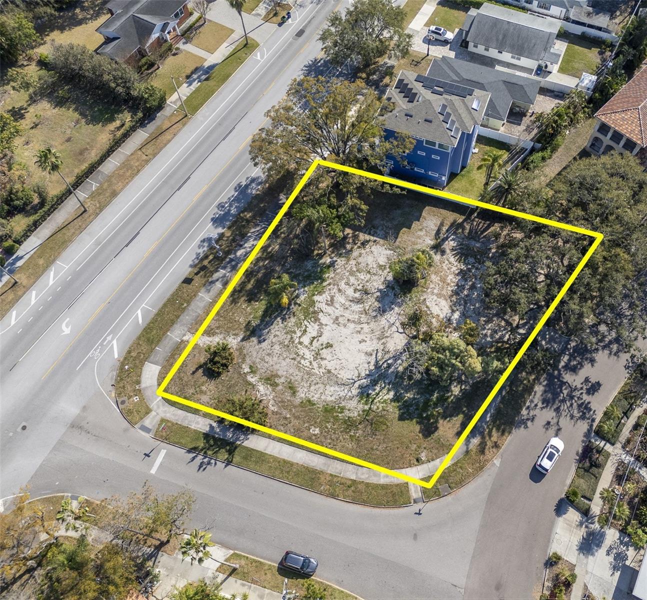 116 W DAVIS BOULEVARD