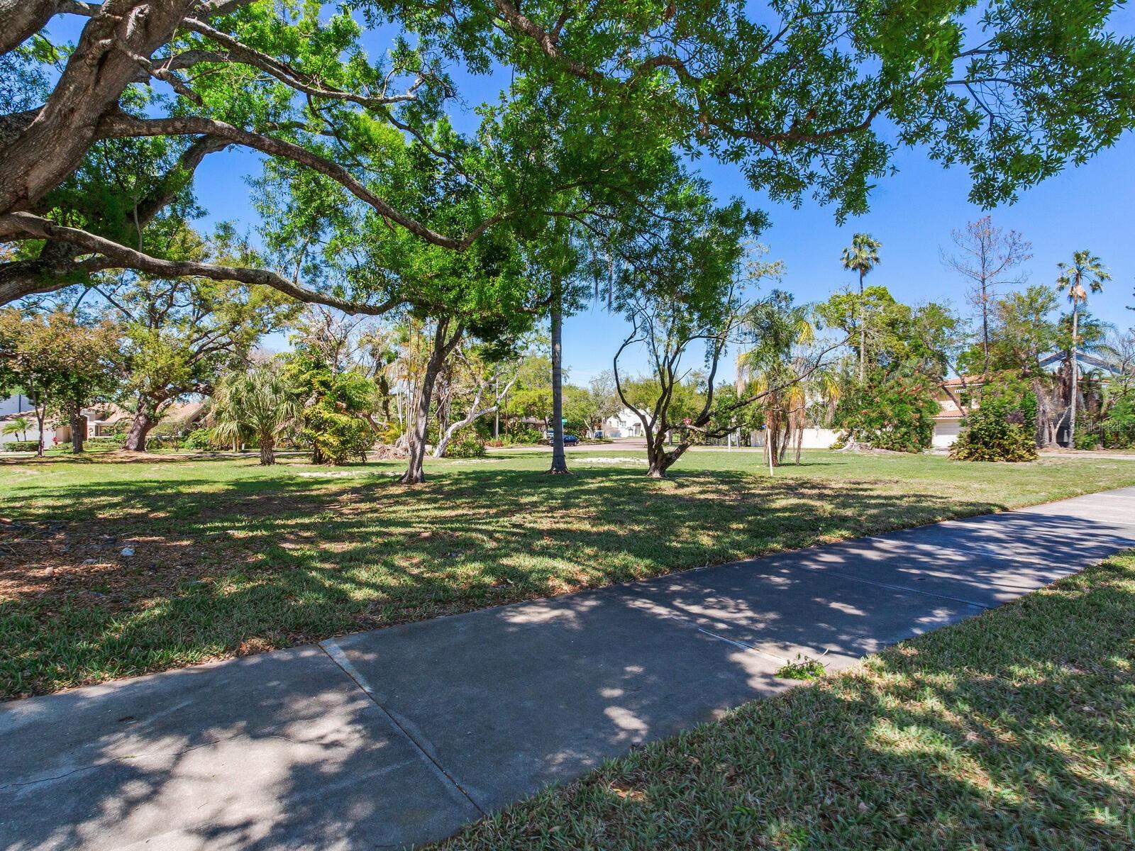 DAVIS ISLANDS PB10 PG52 TO 57 - Land