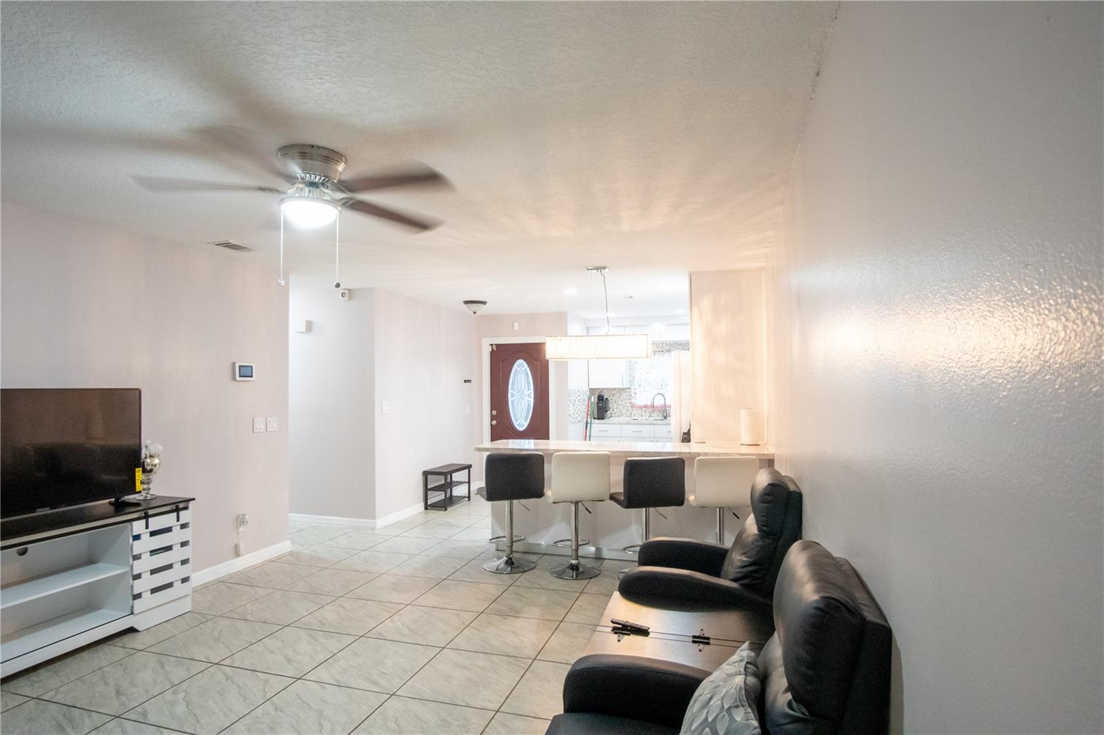 2563 CORAL AVENUE