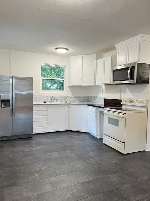 WALTS ADD 02 DELAND - Residential Lease