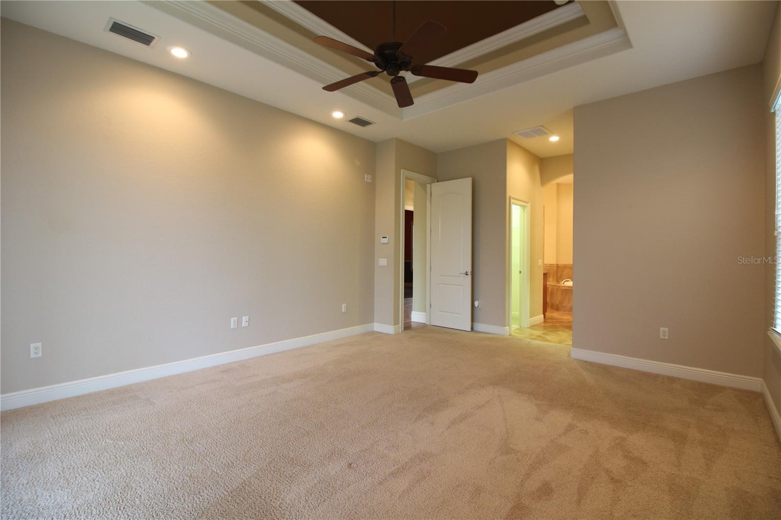 VINTAGE VIEW PH 02 - Residential Lease