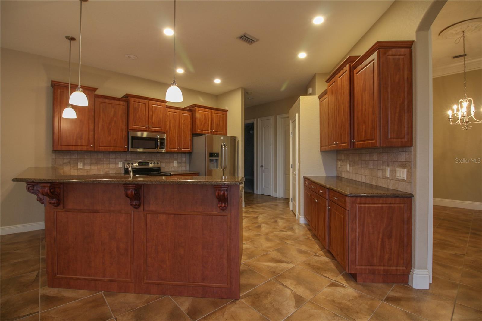 VINTAGE VIEW PH 02 - Residential Lease