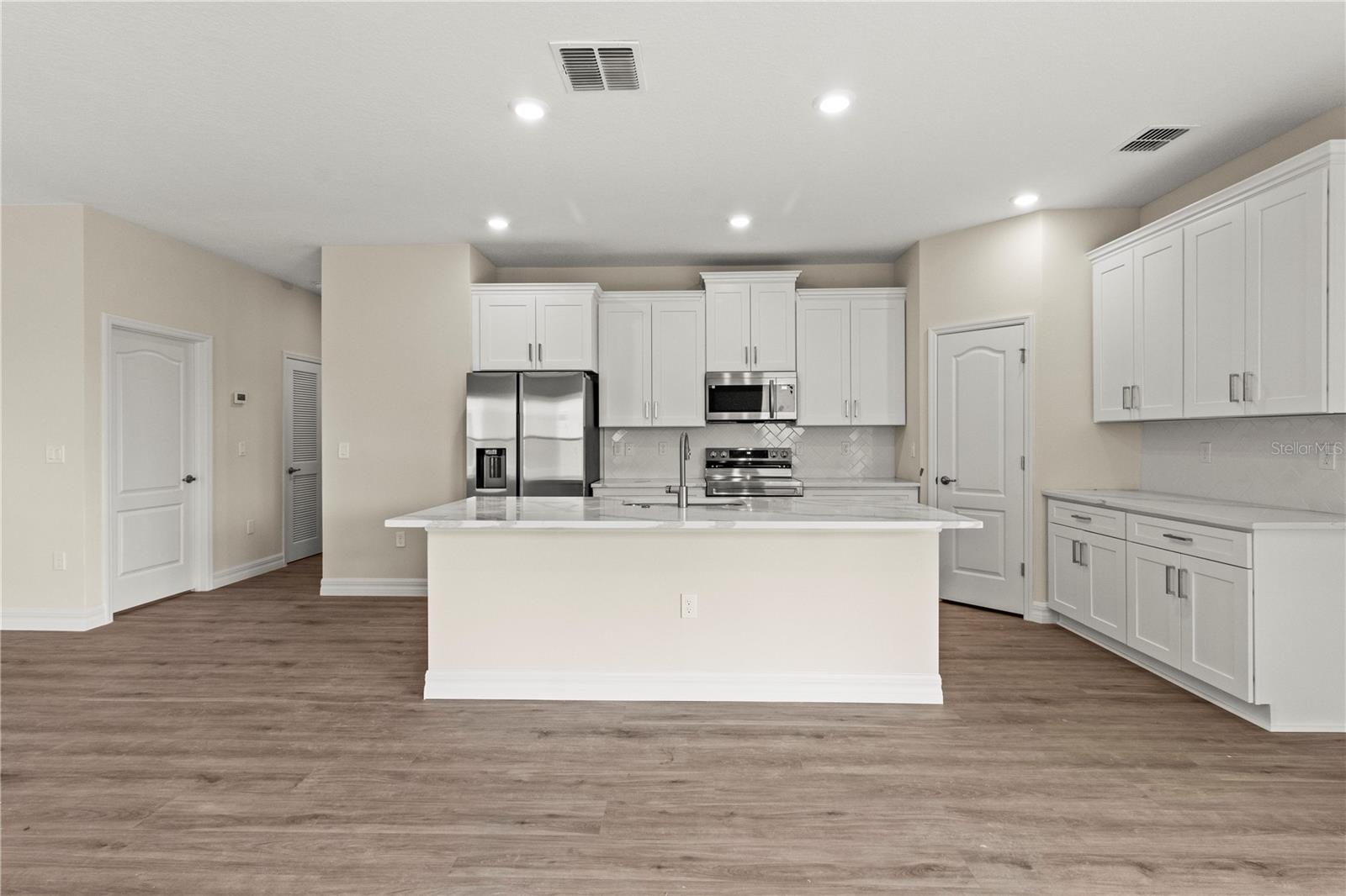 ARBORS OF LAKE HARRIS - Residential