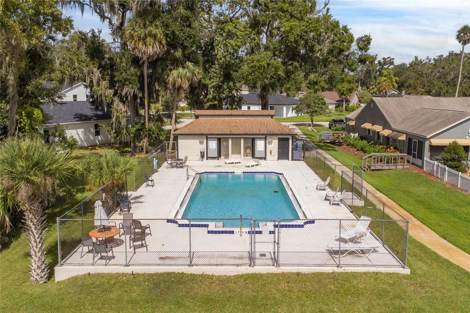 ARBORS OF LAKE HARRIS - Residential