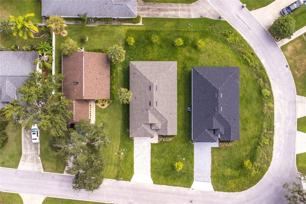 Photo of 947 Belle Oak Drive, Leesburg, FL 34748 (MLS # O6350965)