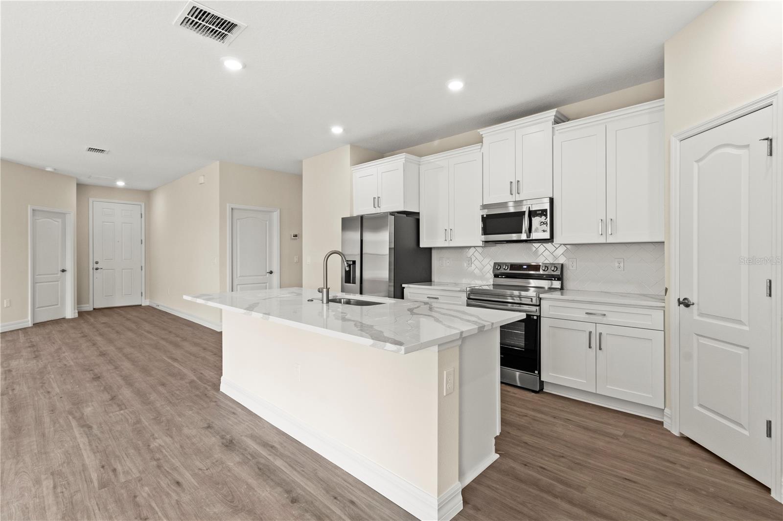 ARBORS OF LAKE HARRIS - Residential