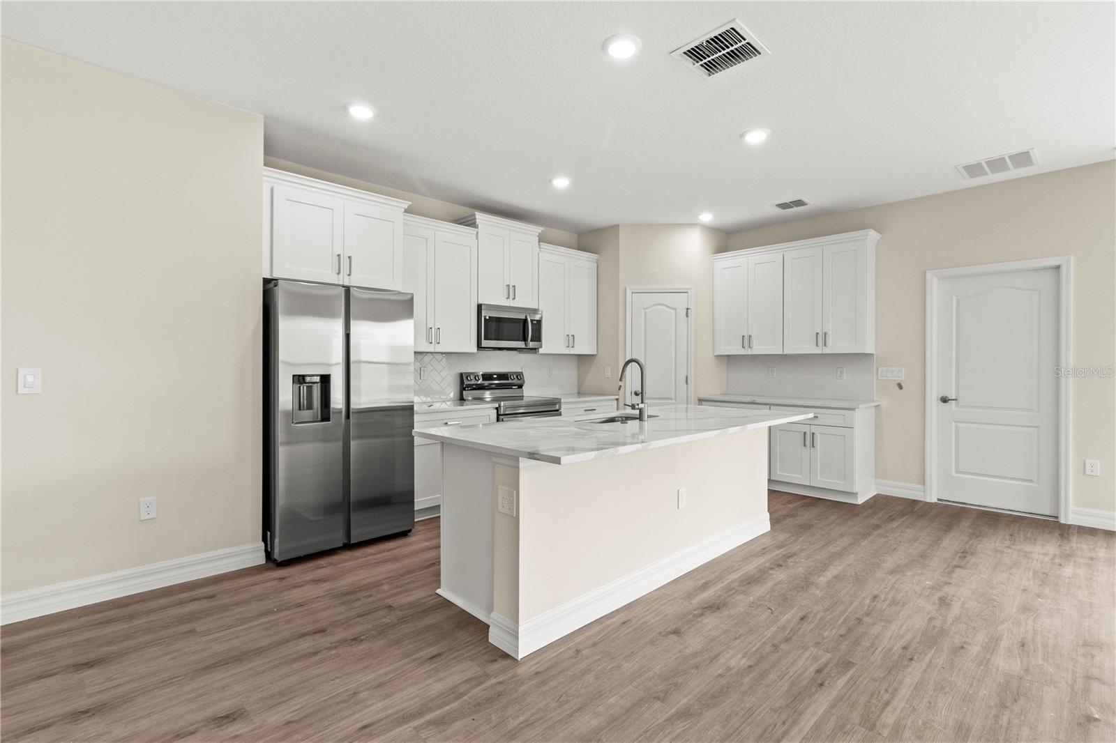 ARBORS OF LAKE HARRIS - Residential
