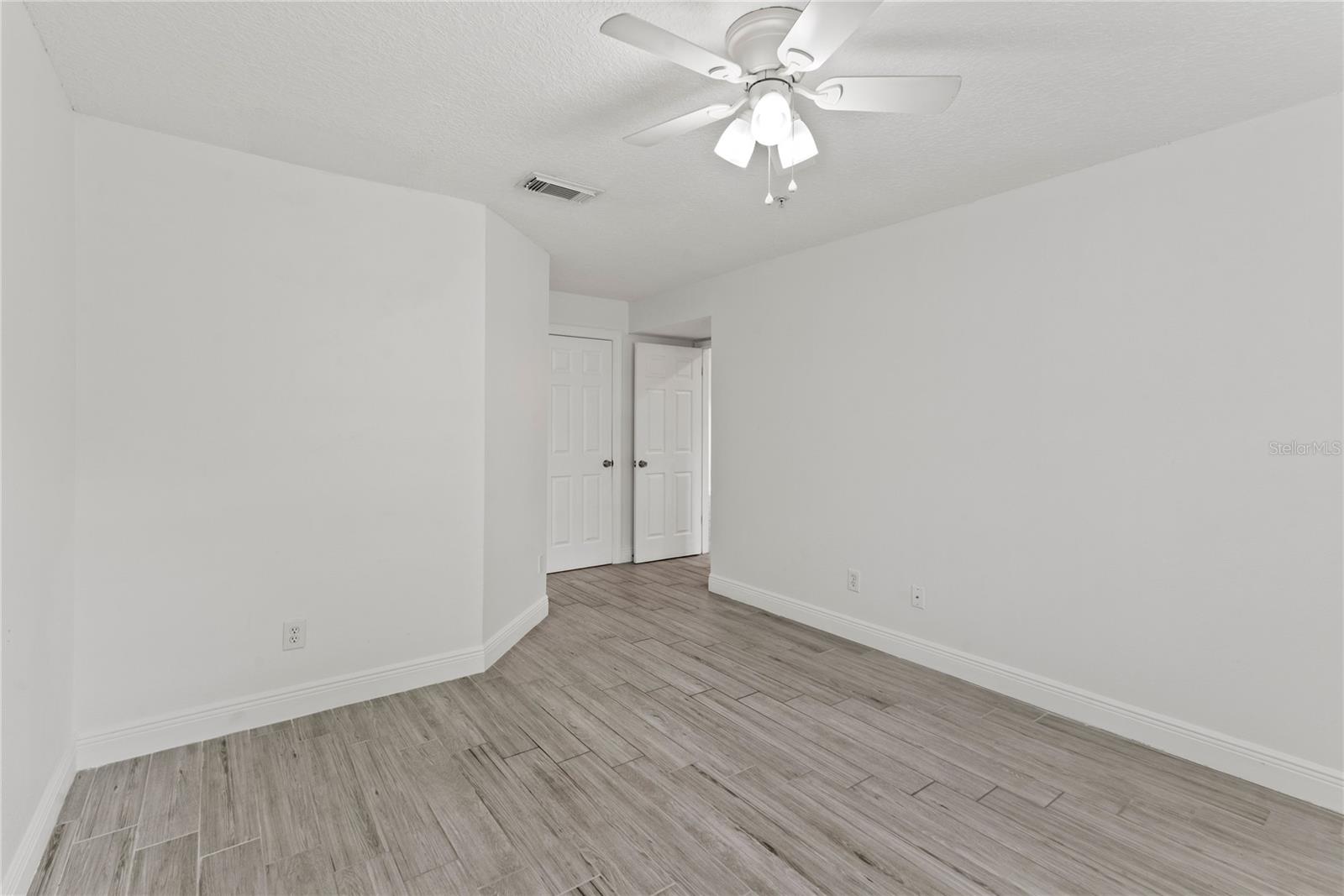 HUNTERS RESERVE A CONDO - Residential