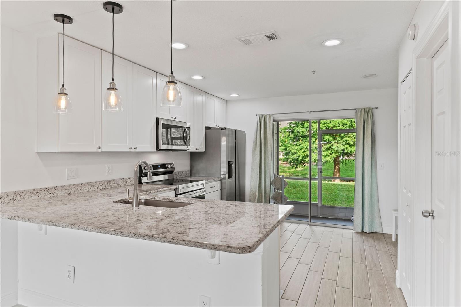 HUNTERS RESERVE A CONDO - Residential