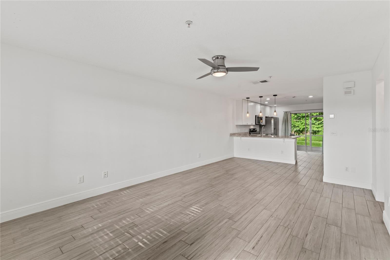 HUNTERS RESERVE A CONDO - Residential