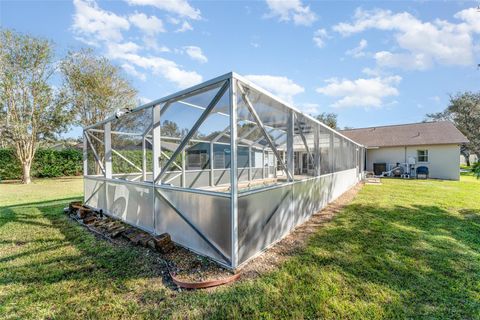 A home in LAKE WALES