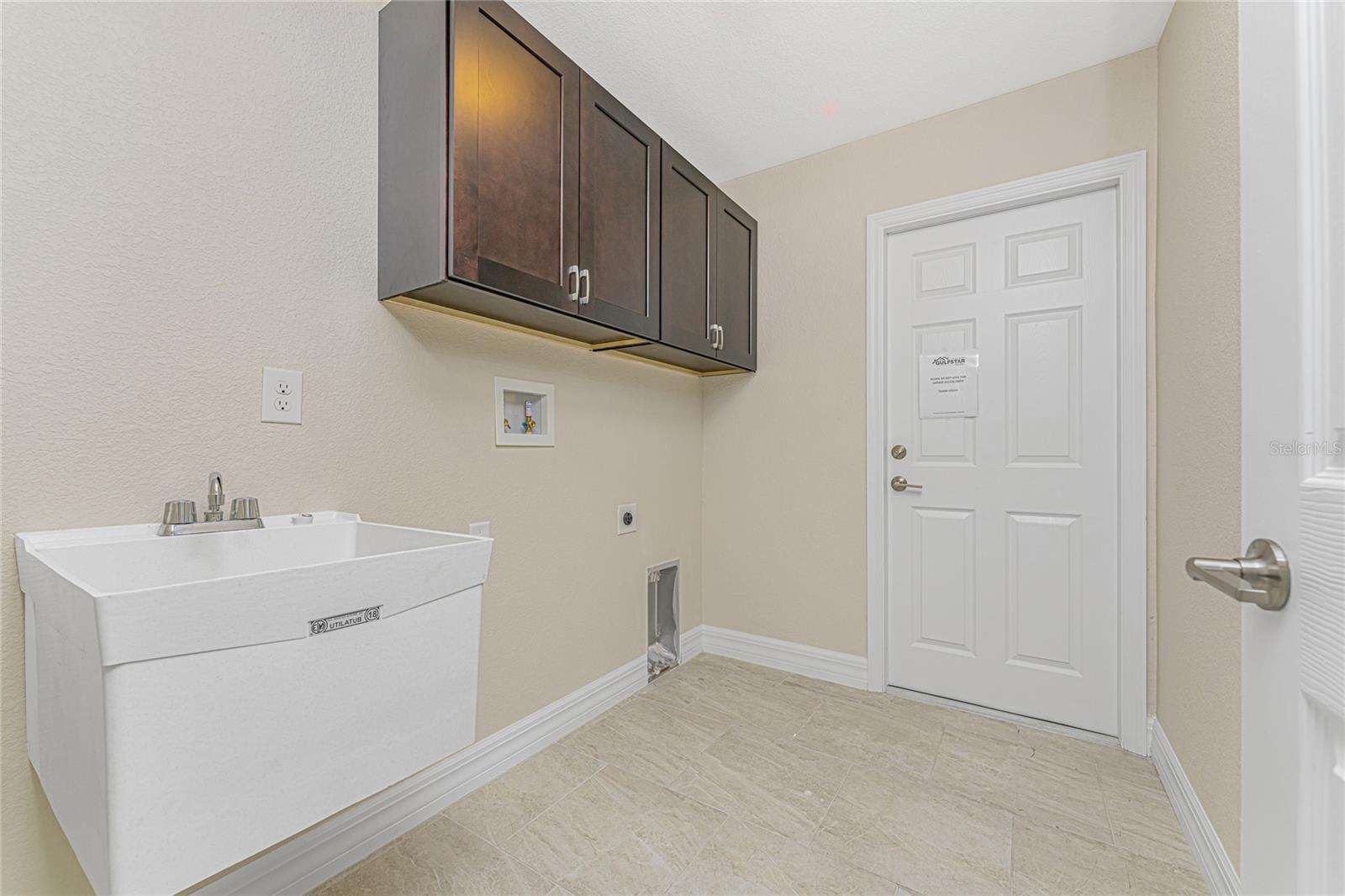 1569 - PORT CHARLOTTE SUB 23 - Residential