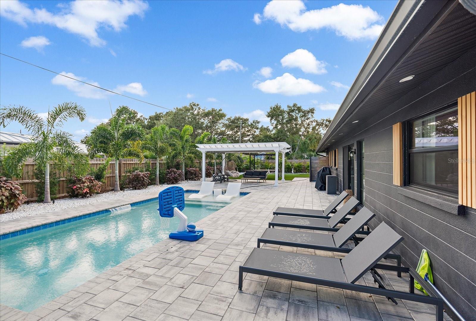 SOUTH GATE - Residential