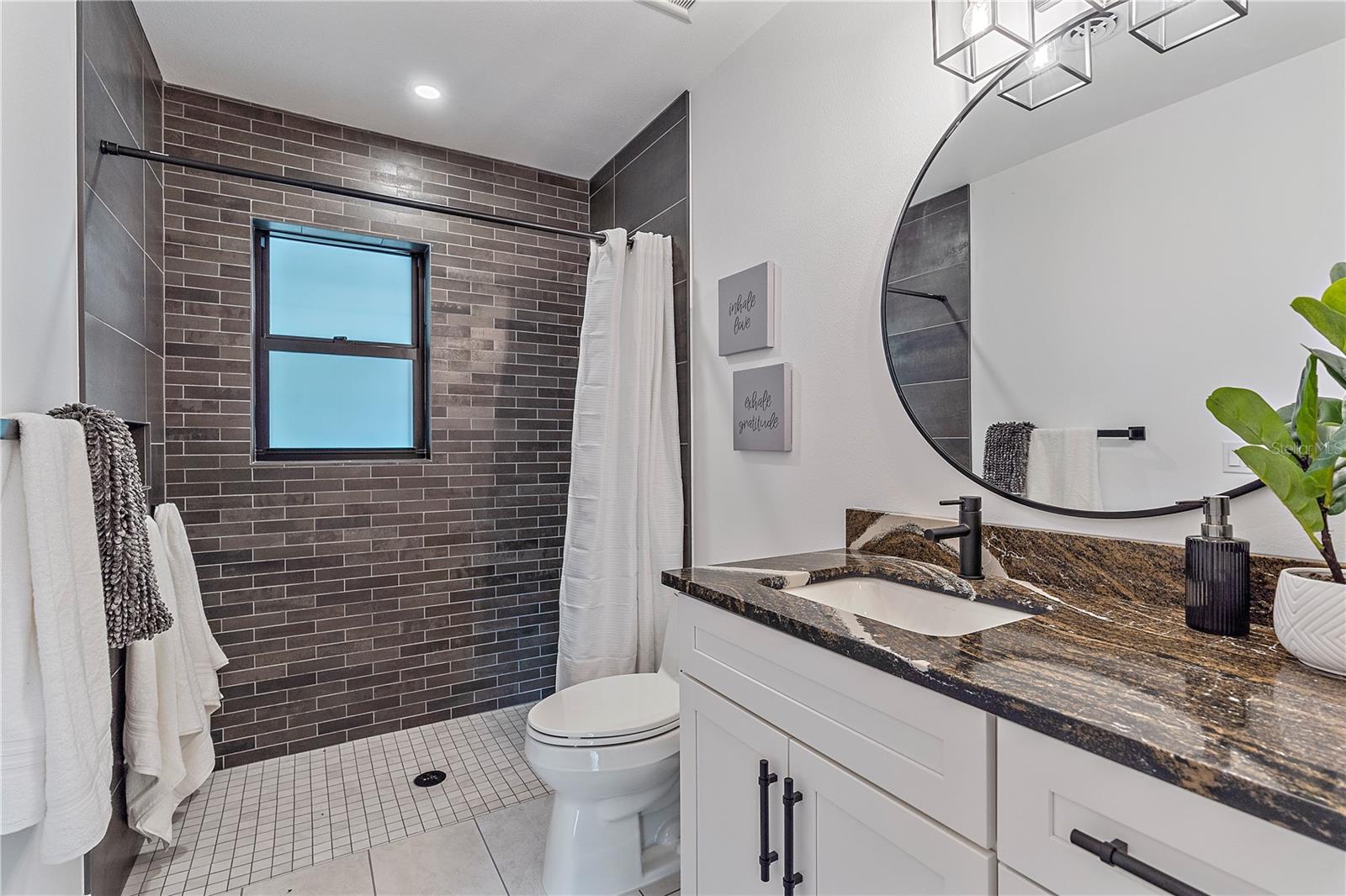 SOUTH GATE - Residential