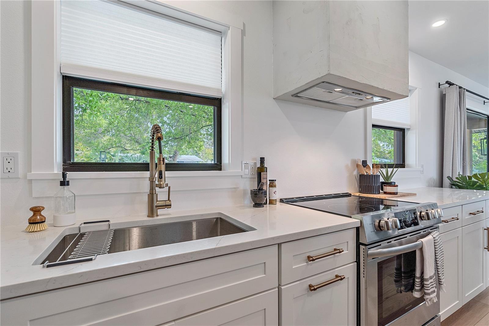 SOUTH GATE - Residential