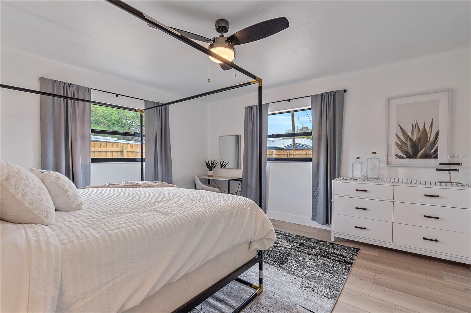 SOUTH GATE - Residential