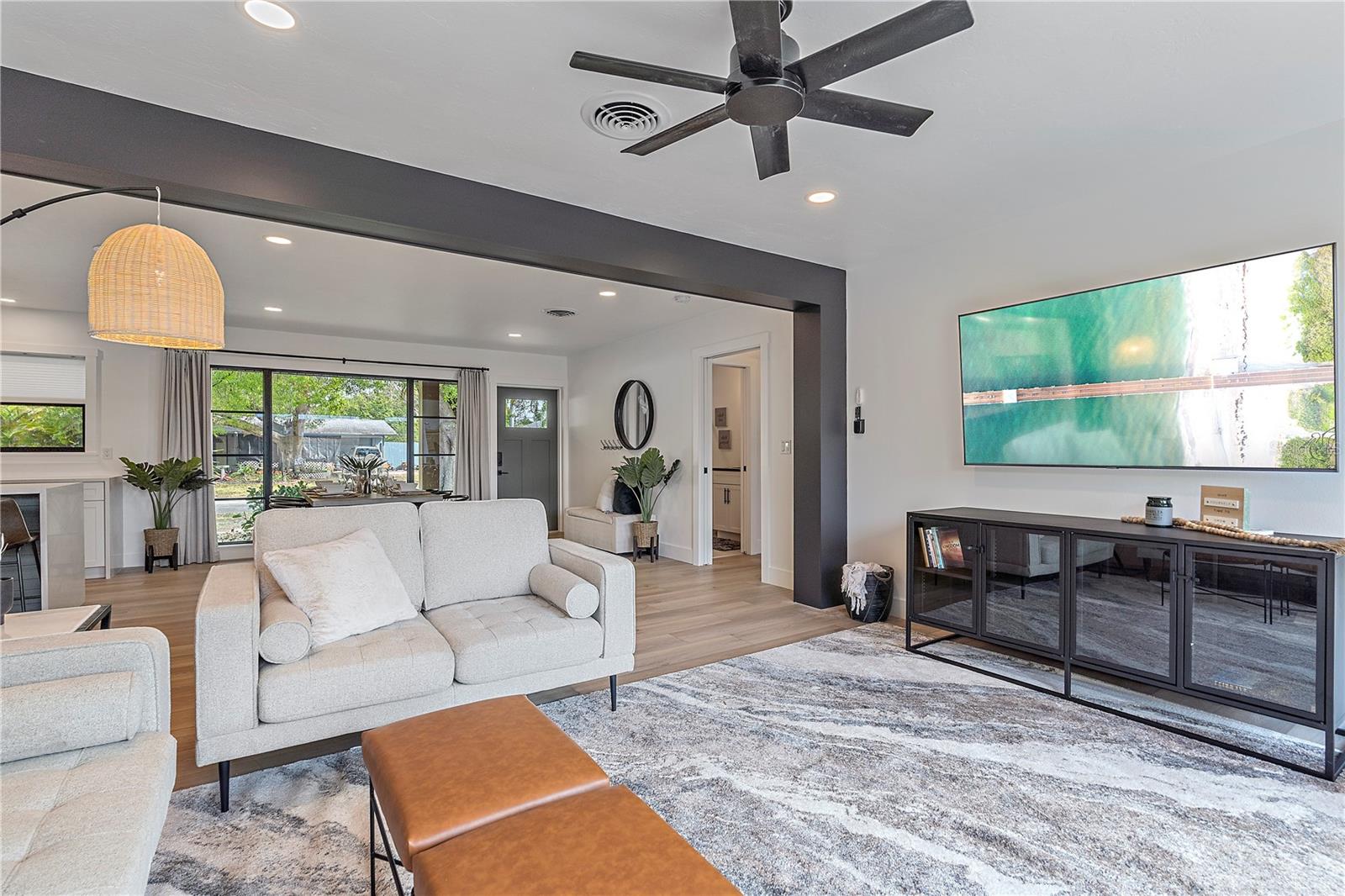 SOUTH GATE - Residential