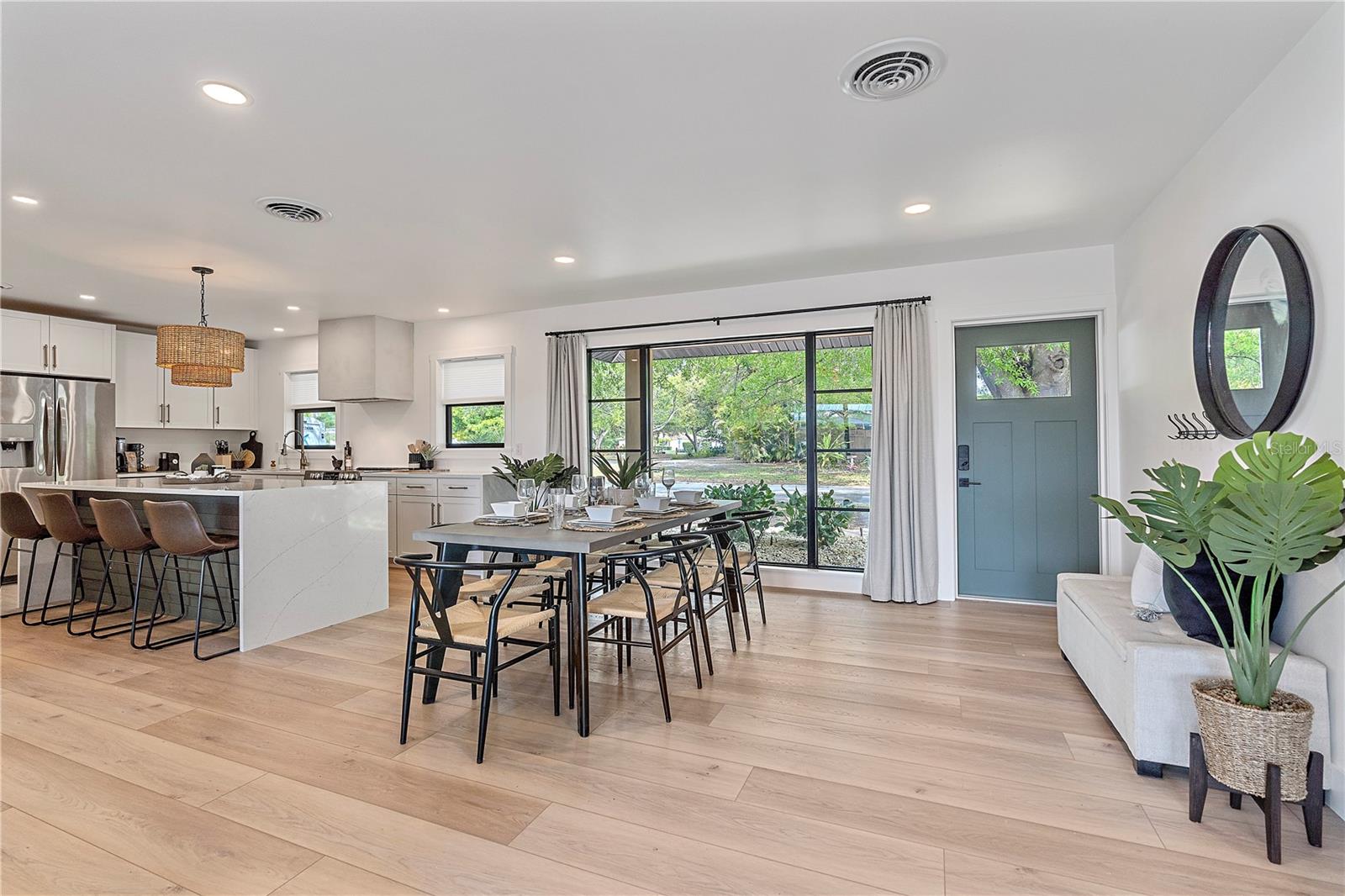 SOUTH GATE - Residential