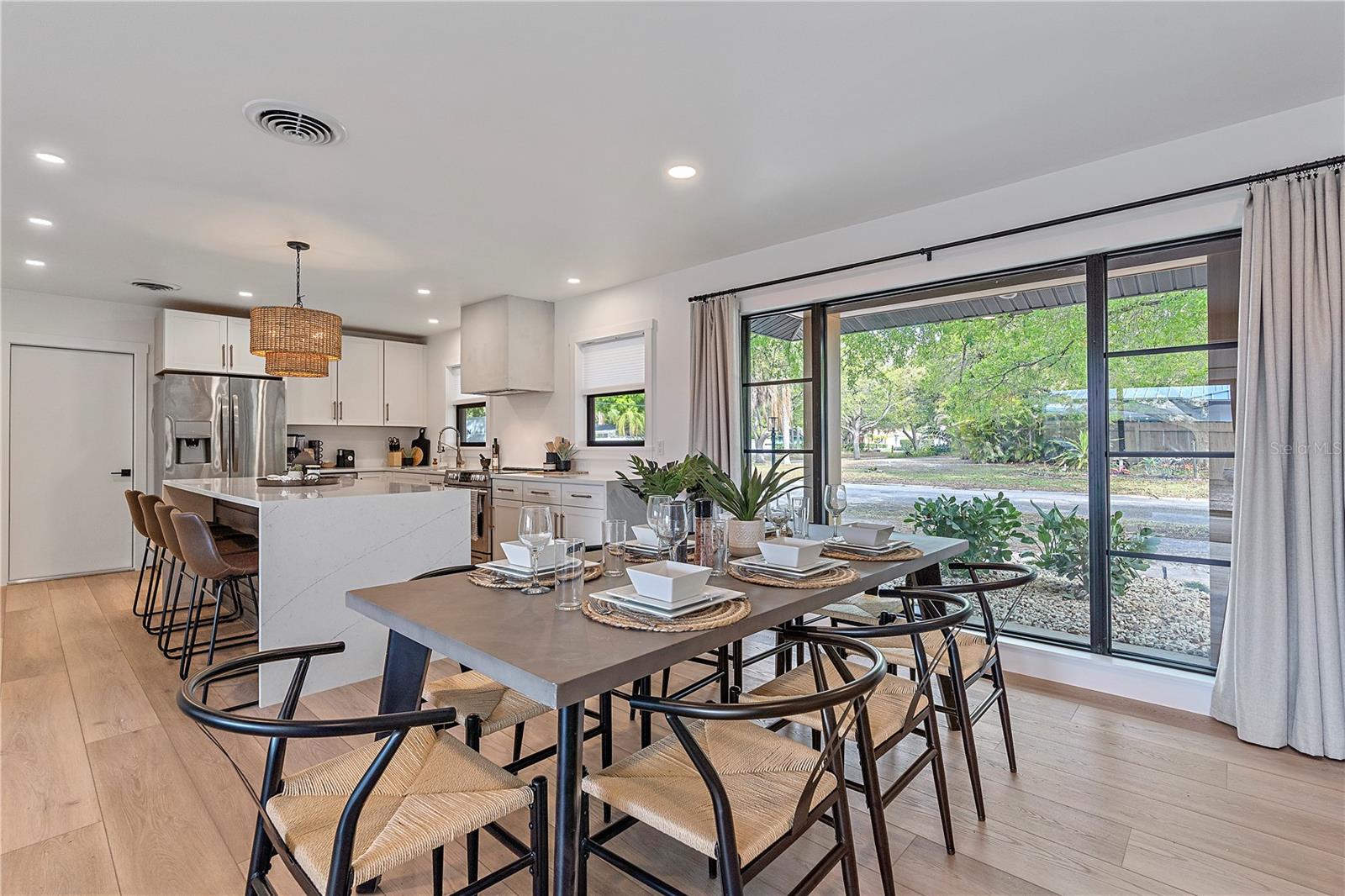 SOUTH GATE - Residential