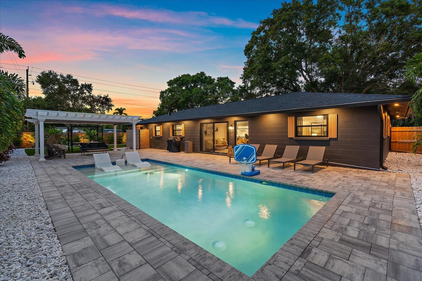 SOUTH GATE - Residential