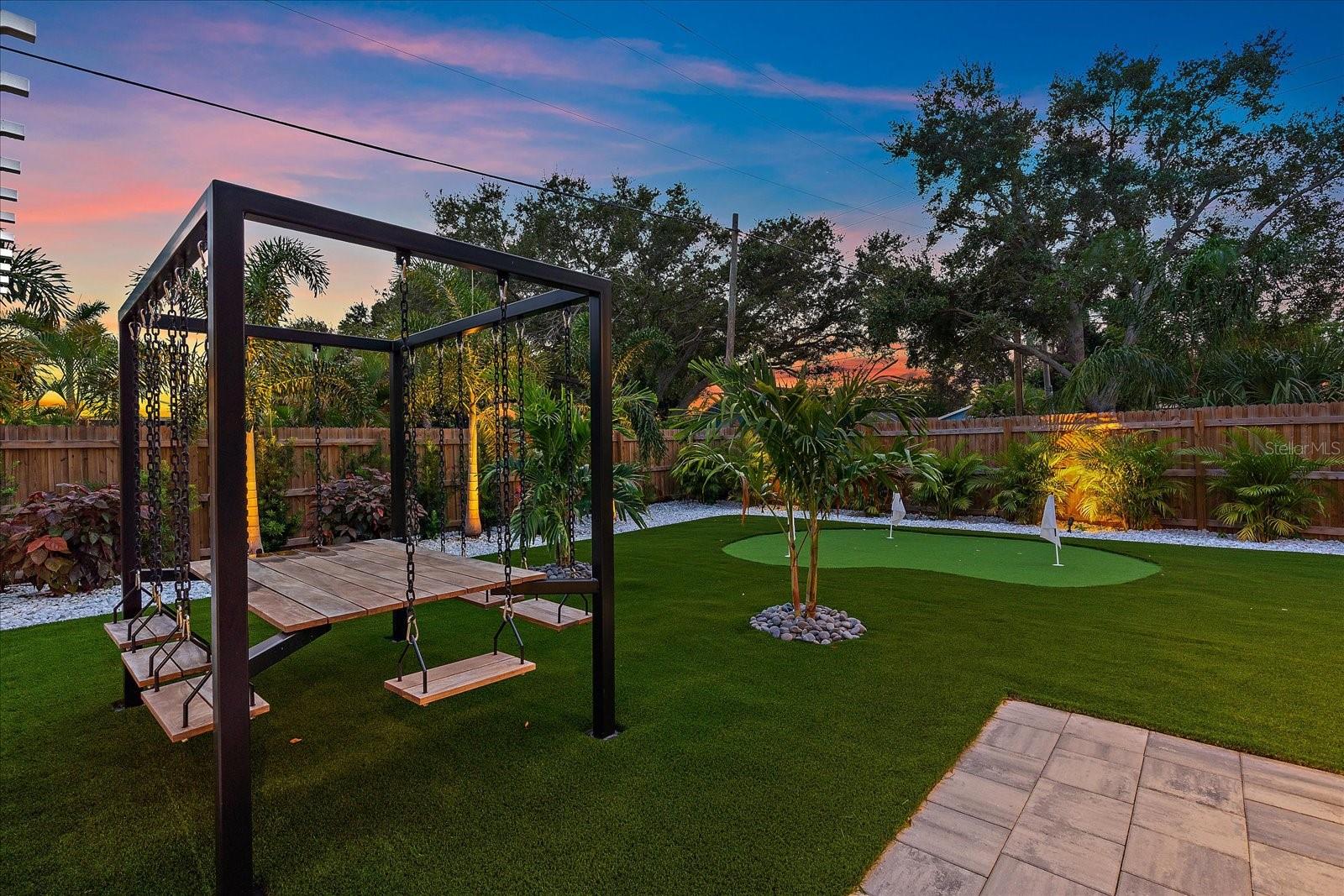 SOUTH GATE - Residential